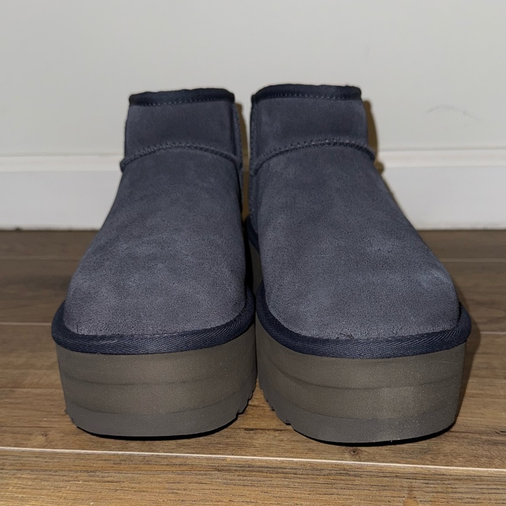 UGG Platform Short Boots - Picture 2 of 7